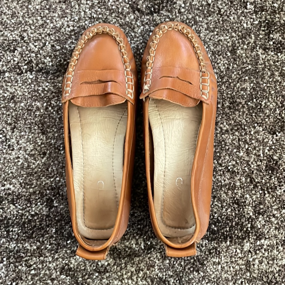 Women’s Aldo driving penny loafers saddle light brown size 6 EUC - Picture 2 of 6
